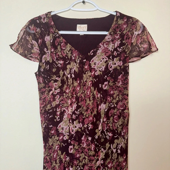 Cleo Size 4 - Picture 2 of 7